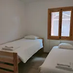 Casita Con Encanto, Junto A Comillas *