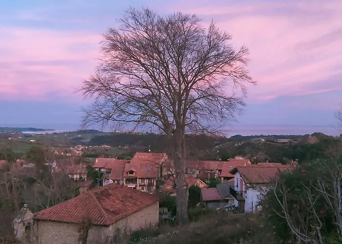 Casita Con Encanto, Junto A Comillas